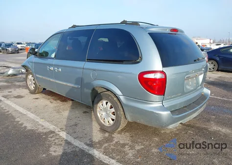 2005 Chrysler Town & Country Touring from USA, damaged, VIN 2C4GP54L15R530373